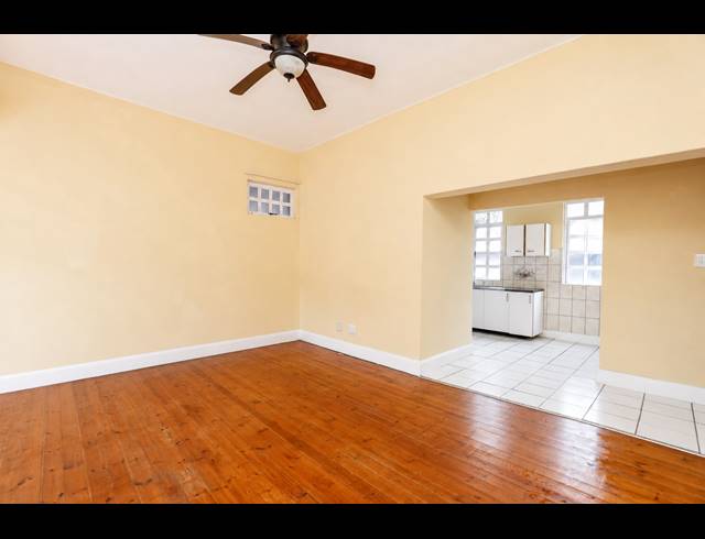 2 BEDROOM APARTMENT FOR SALE IN GLENWOOD